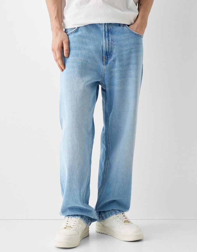 Aanbieding van Baggy jeans voor 29,99€ bij Bershka
