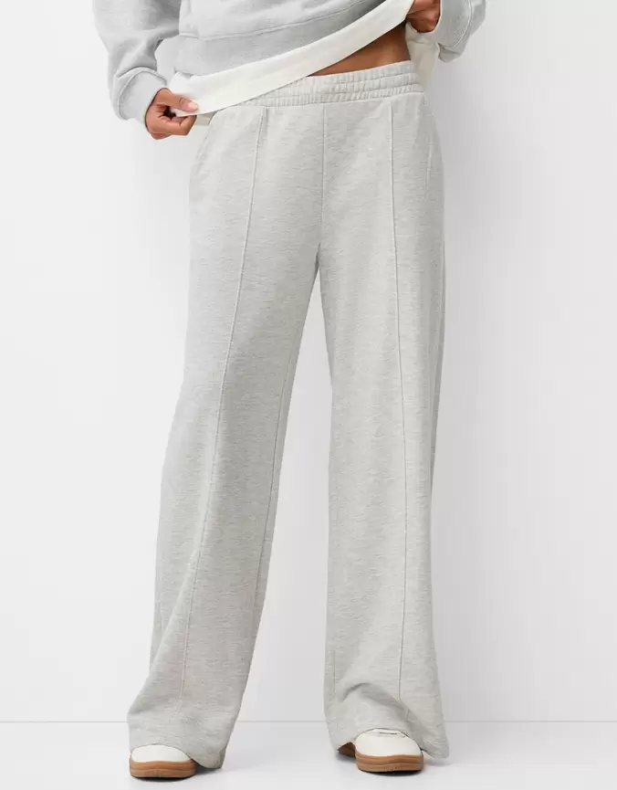 Aanbieding van Wide leg pluche broek voor 22,99€ bij Bershka