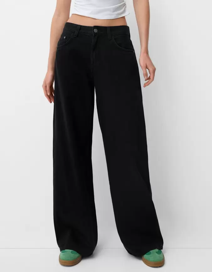 Aanbieding van Wide leg jeans voor 35,99€ bij Bershka