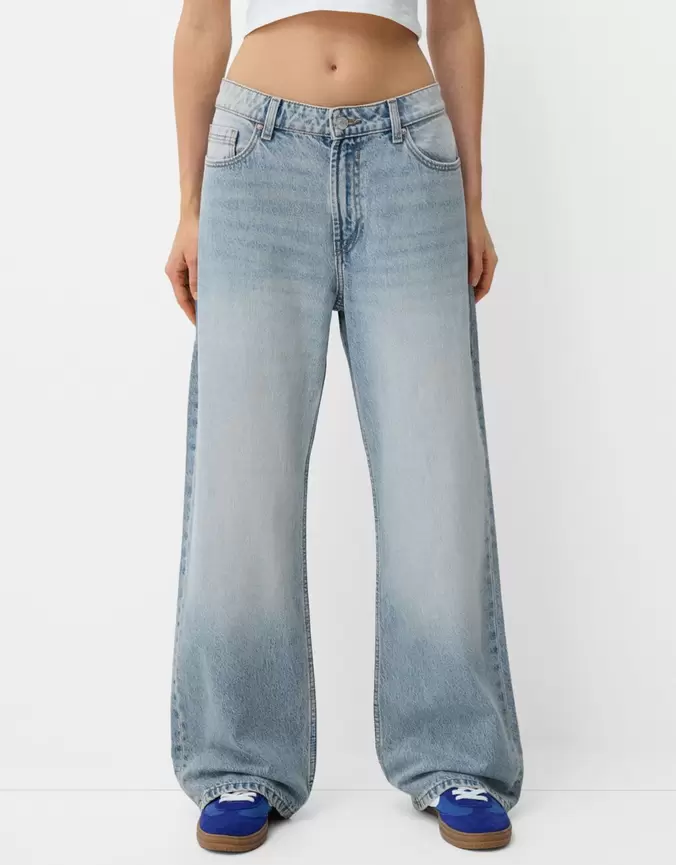 Aanbieding van Baggy jeans voor 39,99€ bij Bershka