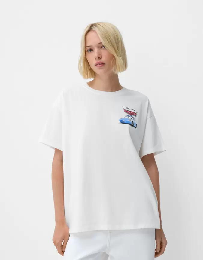 Aanbieding van T-shirt met Cars print en korte mouw voor 15,99€ bij Bershka