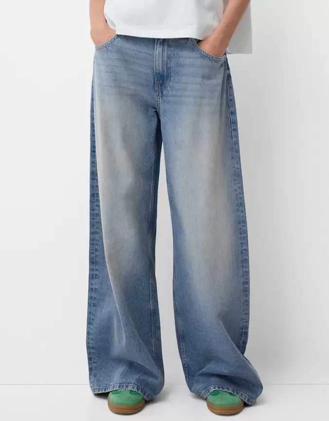 Aanbieding van Wide leg jeans voor 35,99€ bij Bershka