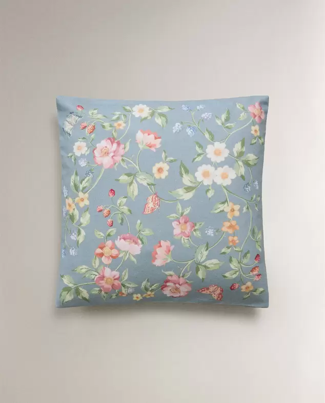 Aanbieding van KUSSENHOES MET BLOEMEN EN VLINDERS voor 9,99€ bij Zara Home