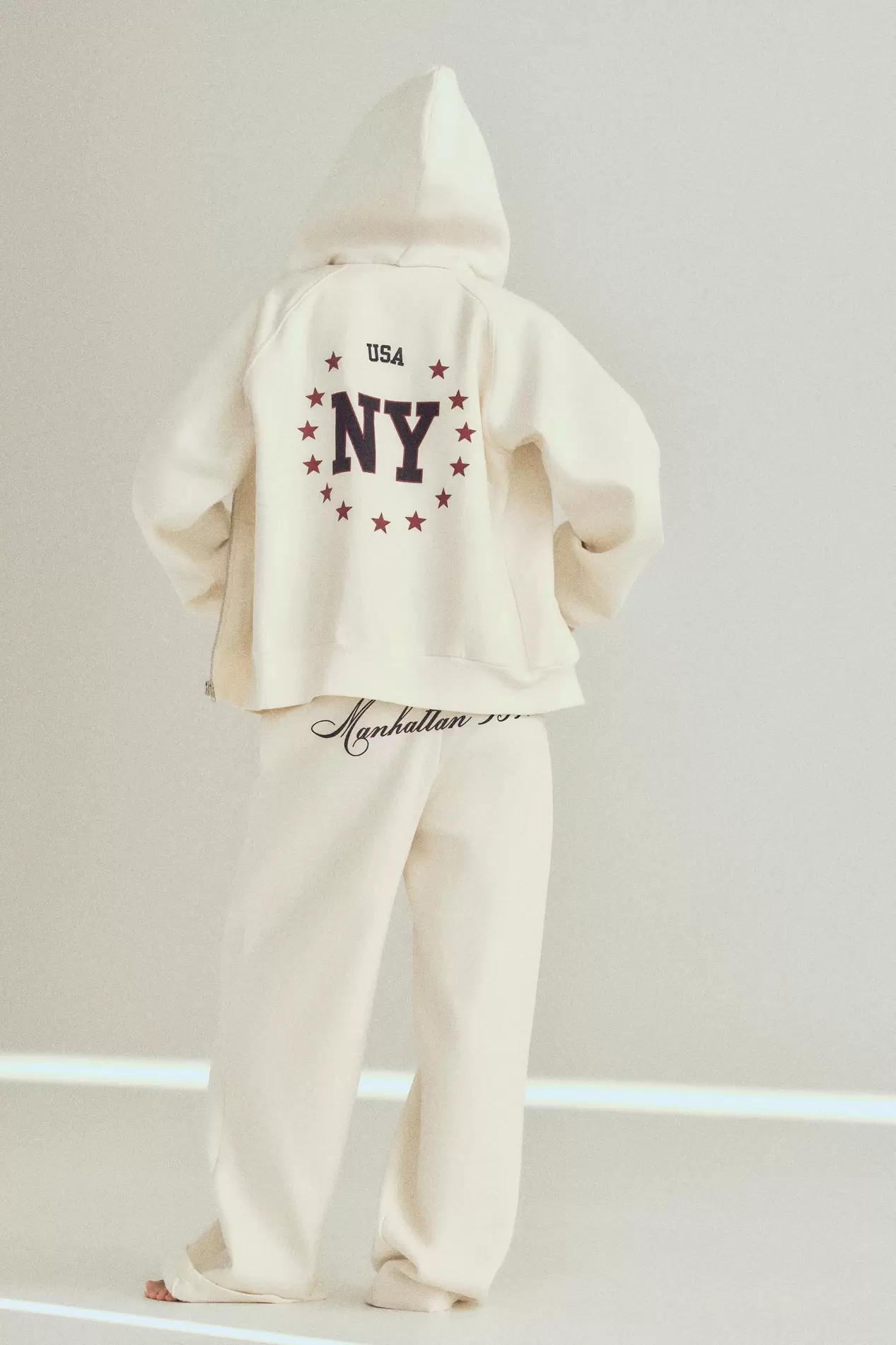 Aanbieding van SWEATSHIRT VARSITY "NEW YORK" voor 39,95€ bij Zara