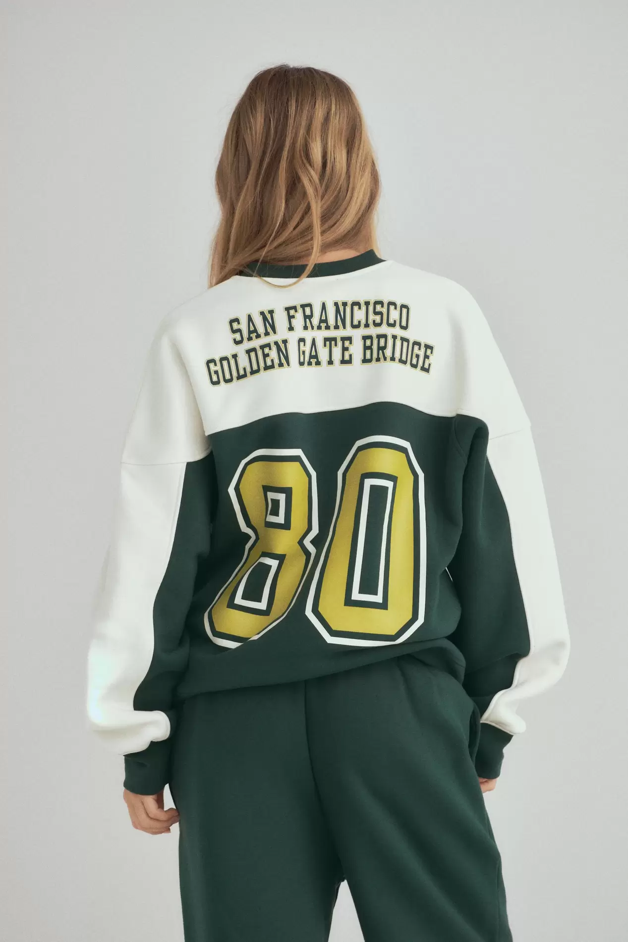 Aanbieding van VARSITY SAN FRANCISCO SWEATSHIRT voor 39,95€ bij Zara