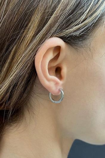 Aanbieding van Mini Hoop Earrings voor 5€ bij Brandy Melville