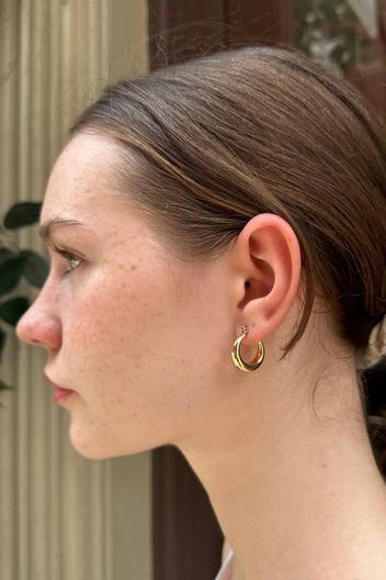 Aanbieding van Thick Hoop Earrings voor 8€ bij Brandy Melville