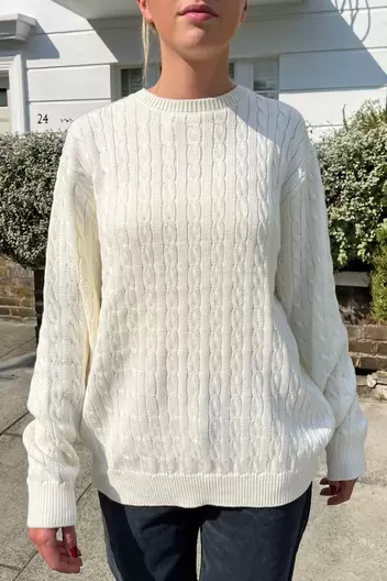 Aanbieding van Product Name:Brianna Cotton Cable Knit Sweater voor 38€ bij Brandy Melville