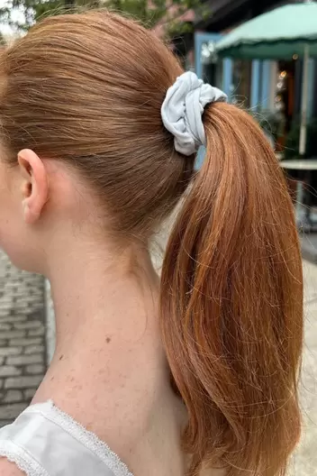 Aanbieding van Product Name:Light Blue Scrunchie voor 3€ bij Brandy Melville