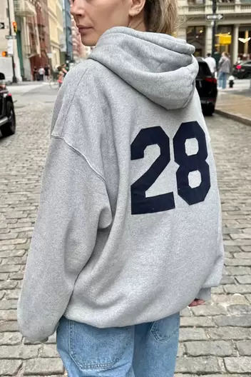 Aanbieding van Product Name:Christy 28 Hoodie voor 48€ bij Brandy Melville