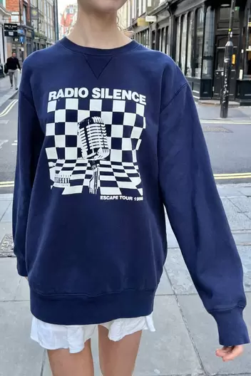 Aanbieding van Product Name:Erica Radio Silence Sweatshirt voor 38€ bij Brandy Melville