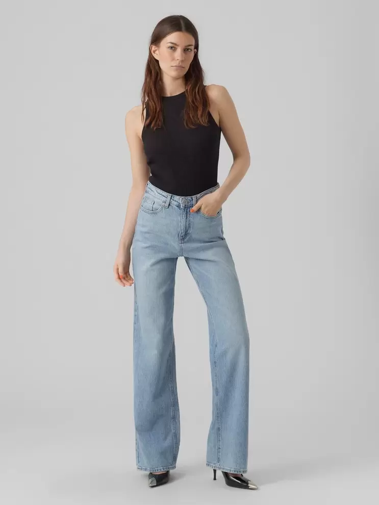 Aanbieding van VMTESSA High rise Wide Fit Jeans voor 40€ bij Vero Moda