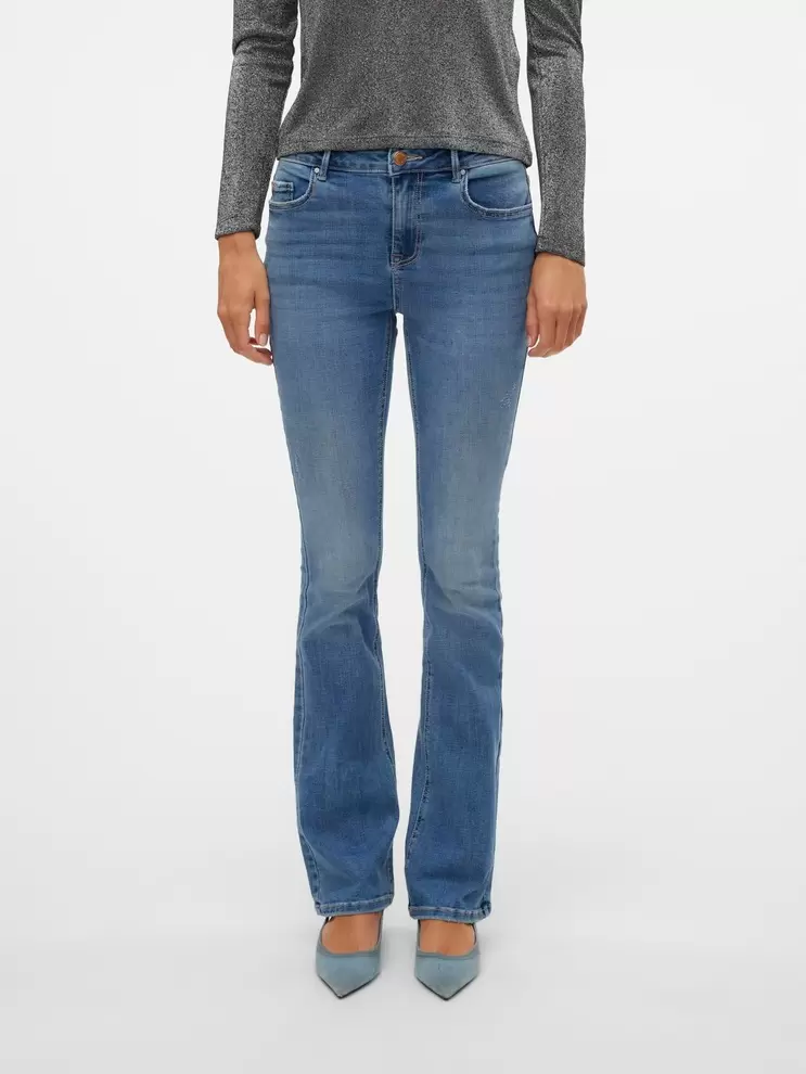 Aanbieding van VMFLASH Mid rise Flared Fit Jeans voor 49,99€ bij Vero Moda