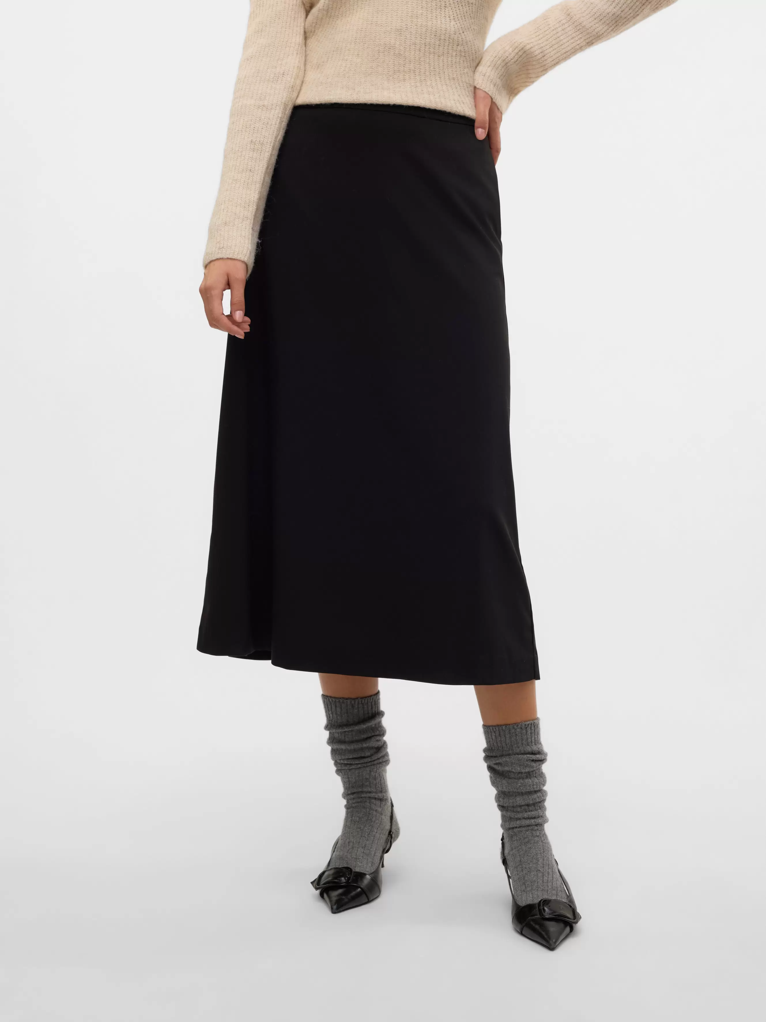 Aanbieding van VMBABETTE Normal waist Midi skirt voor 34,99€ bij Vero Moda