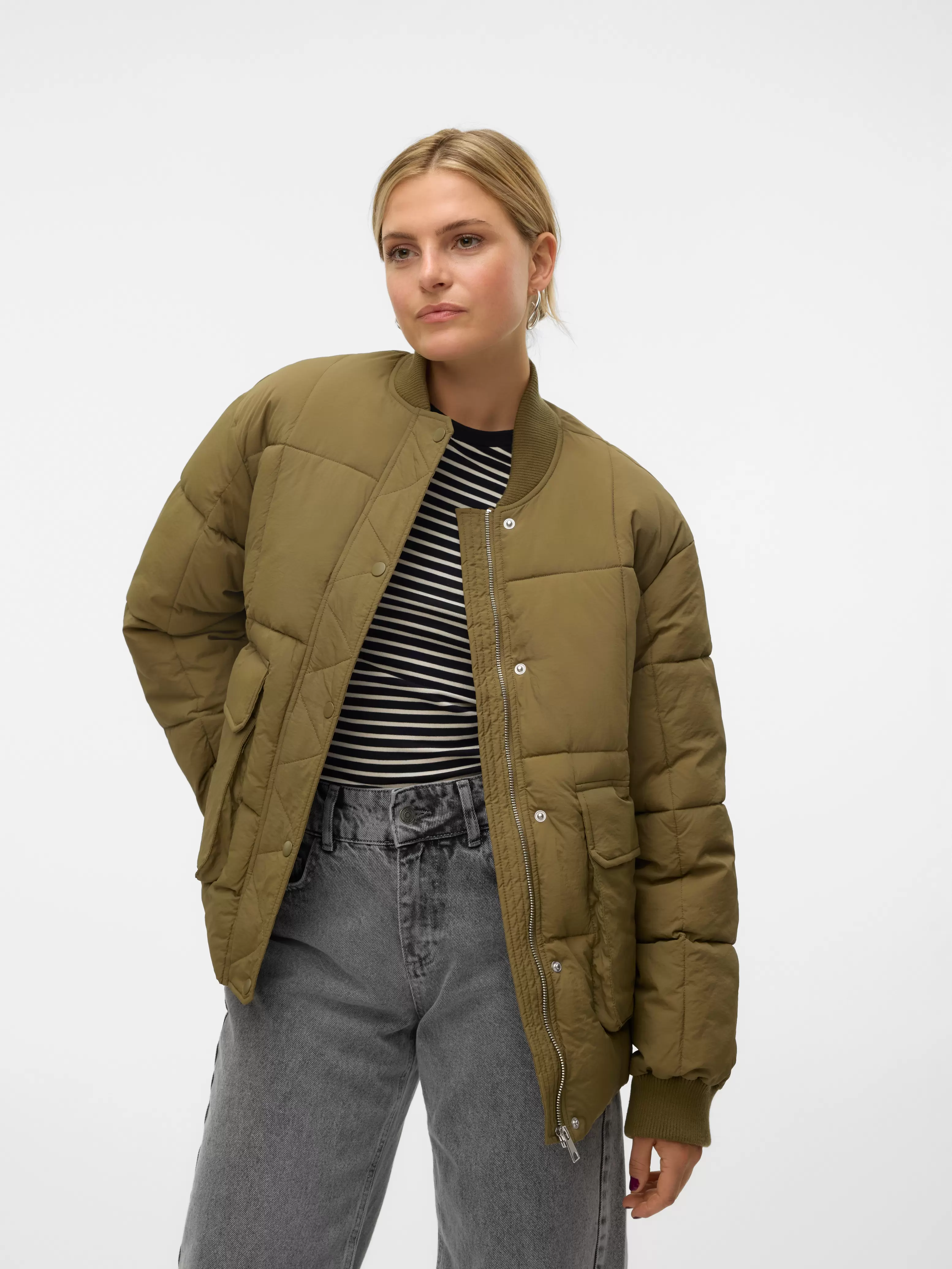 Aanbieding van VMJENNIE Quilted Jacket voor 69,99€ bij Vero Moda