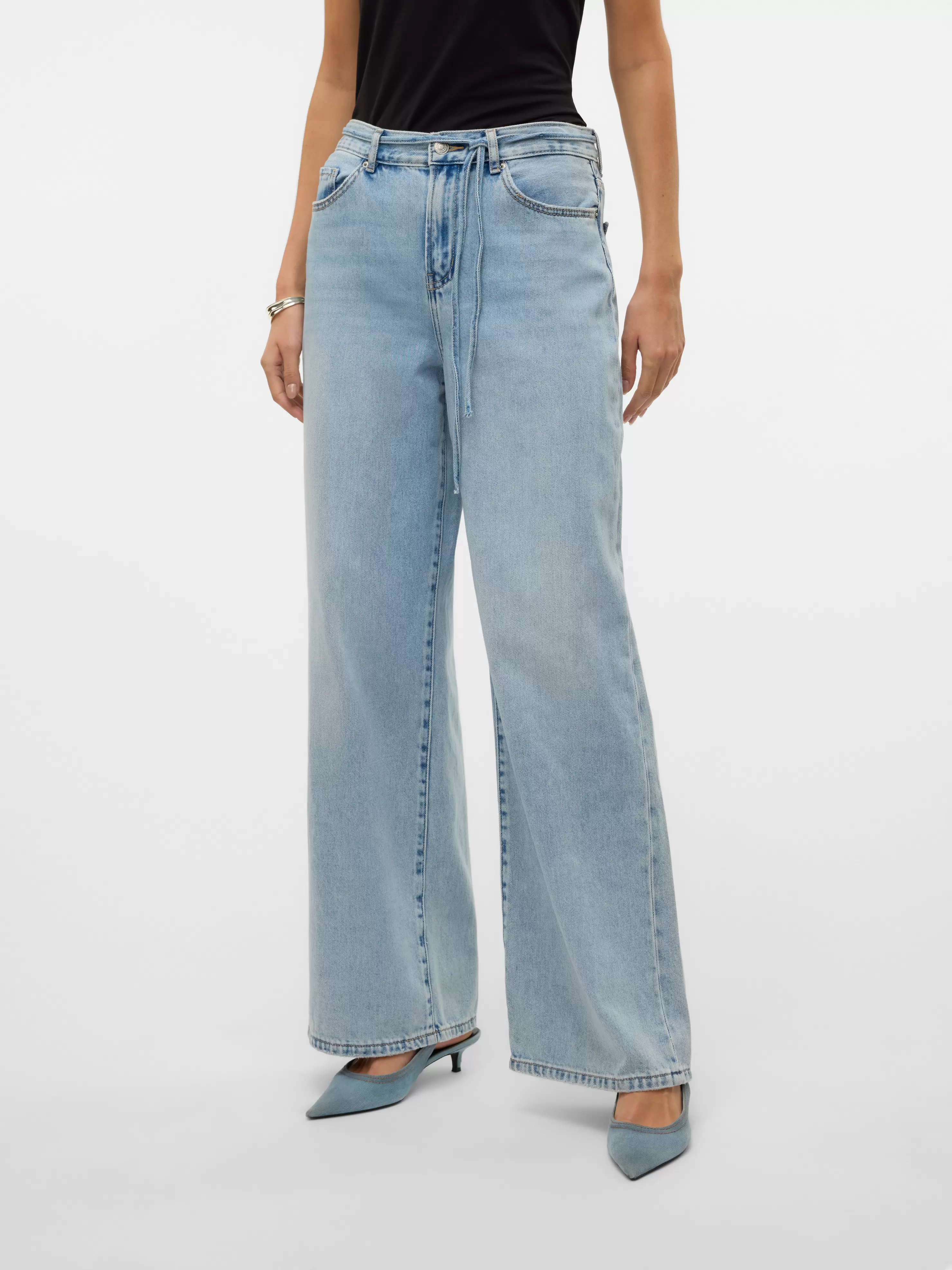 Aanbieding van VMWIEN Mid rise Wide Leg Fit Jeans voor 59,99€ bij Vero Moda