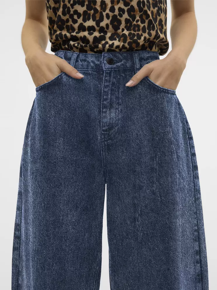 Aanbieding van VMOLLIE Balloon Fit Jeans voor 49,99€ bij Vero Moda