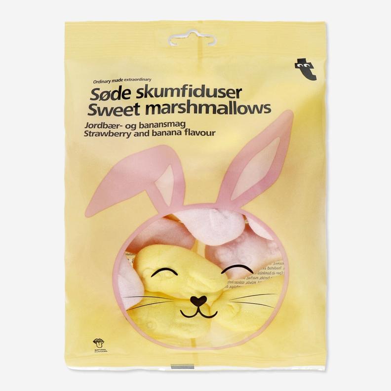 Aanbieding van Marshmallow konijntjes. Aardbeien- en bananensmaak voor 2,5€ bij Flying Tiger