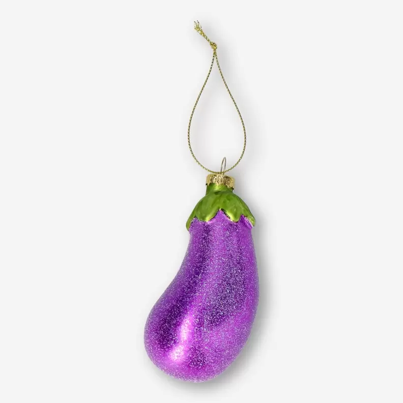 Aanbieding van Kerstbal - Aubergine voor 2€ bij Flying Tiger