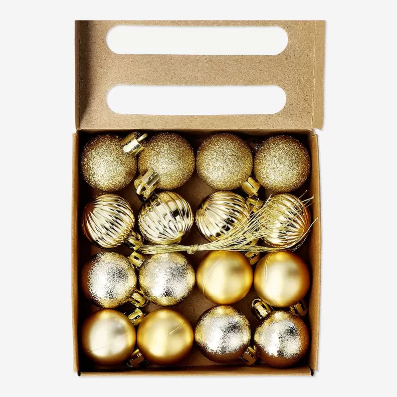 Aanbieding van Set van goud Kerstdag kerstballen - 16 stuks voor 2,5€ bij Flying Tiger