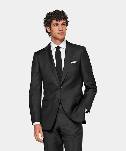 Aanbieding van Dark Grey Lazio Suit voor 498€ bij Suitsupply