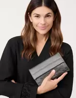 Aanbieding van Elegante clutch met schouderriem voor 69,99€ bij Gerry Weber