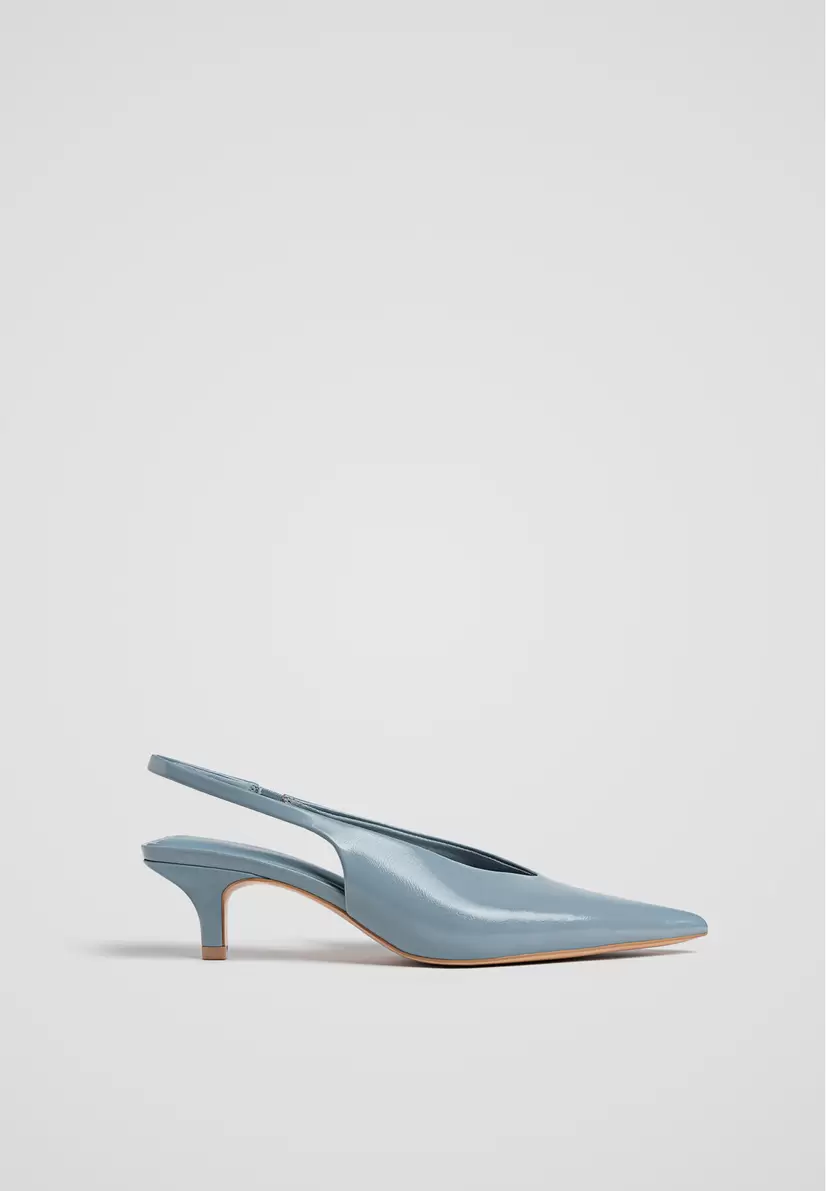 Aanbieding van Slingback pump met kitten heel voor 29,99€ bij Stradivarius