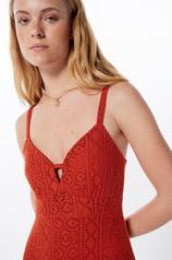 Aanbieding van Strappy Crochet Midi Dress voor 39,99€ bij Springfield