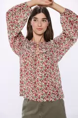 Aanbieding van Lace printed blouse voor 14,99€ bij Springfield