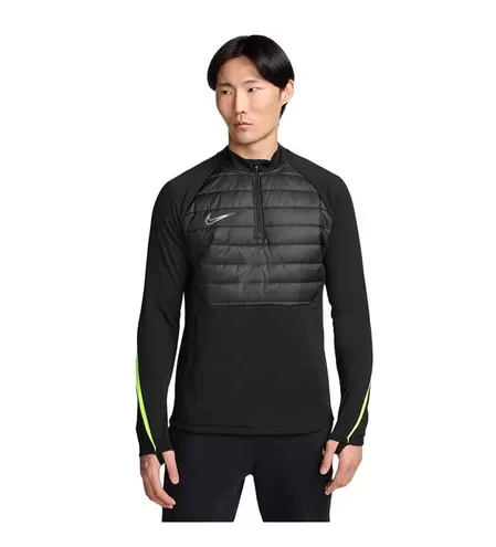 Aanbieding van Nike Men Academy Winter Warriot Voetbaltop voor 64,99€ bij Sport 2000