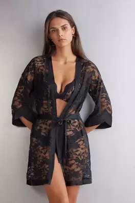 Aanbieding van The Art of Romance Lace and Satin Kimono voor 48,9€ bij Intimissimi