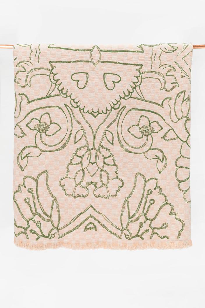 Aanbieding van Zacht oranje geblokte deken met embroidery (130x180 cm) voor 62,99€ bij Sissy-Boy