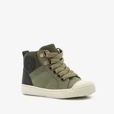 Aanbieding van Hoge leren jongens sneakers groen voor 35€ bij Scapino