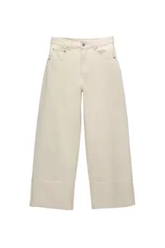 Aanbieding van Broek met halfhoge taille en wijde pijpen voor 35,99€ bij Pull & Bear