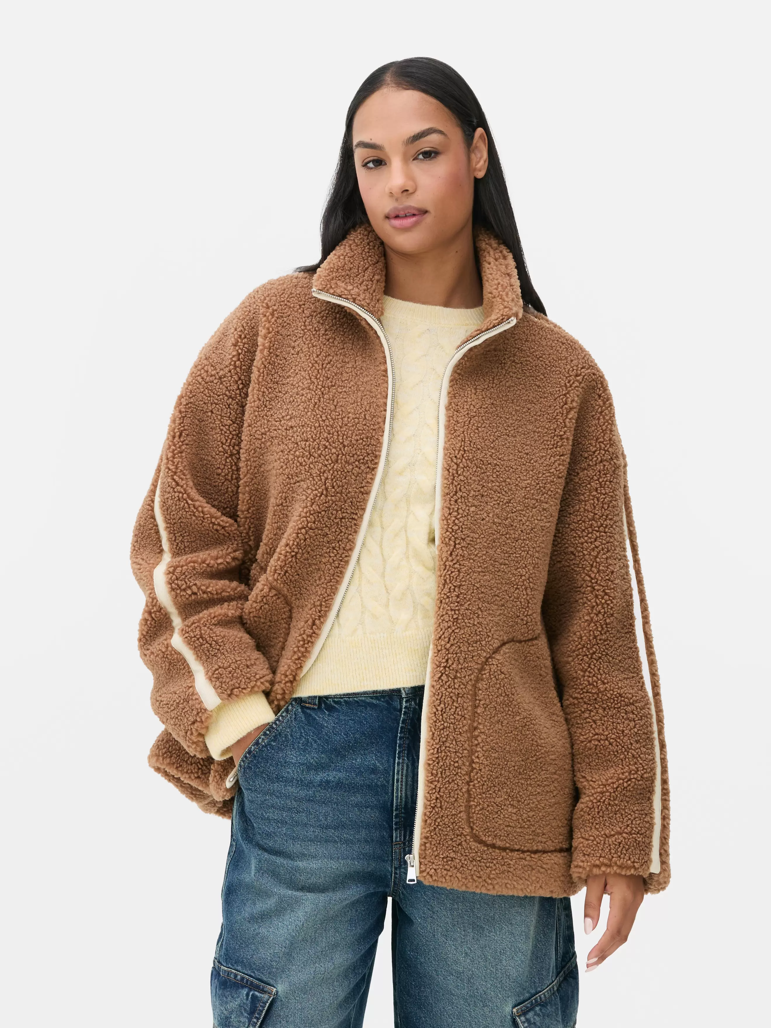 Aanbieding van Oversized jack van borgstof voor 26€ bij Primark