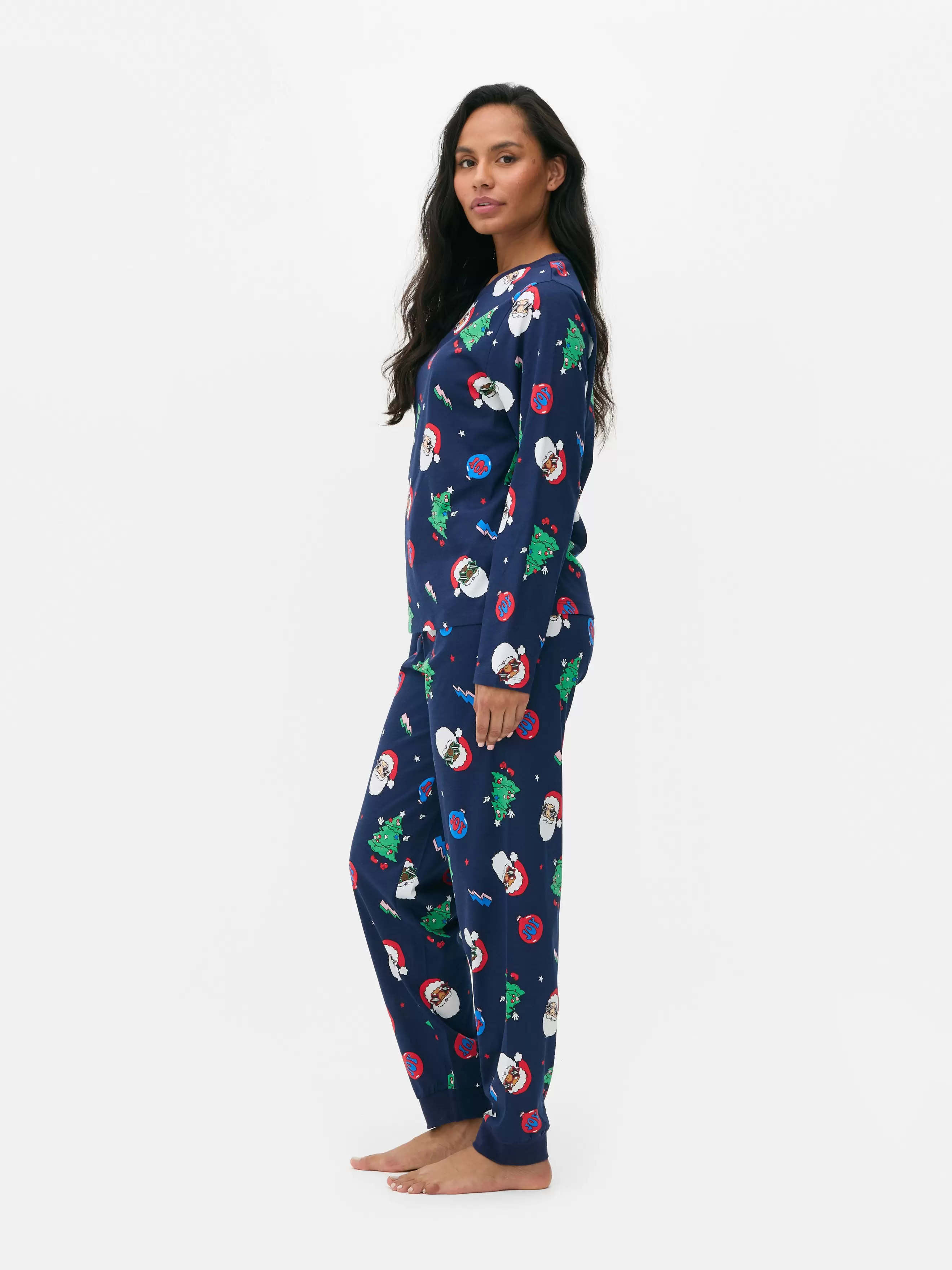 Aanbieding van Familie-kerstpyjama voor dames voor 10€ bij Primark