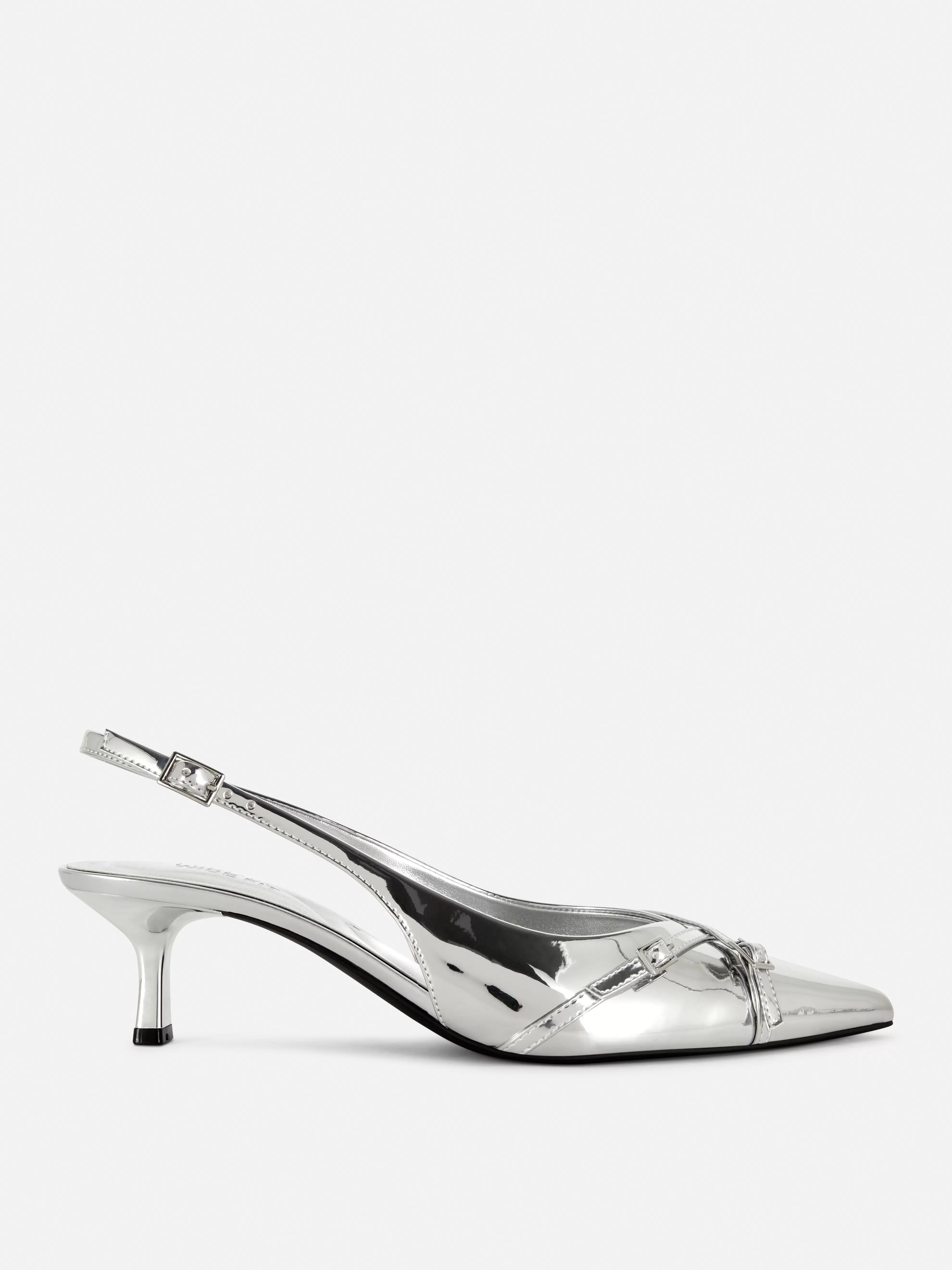 Aanbieding van Slingbackpumps met puntige neus en brede pasvorm voor 18€ bij Primark