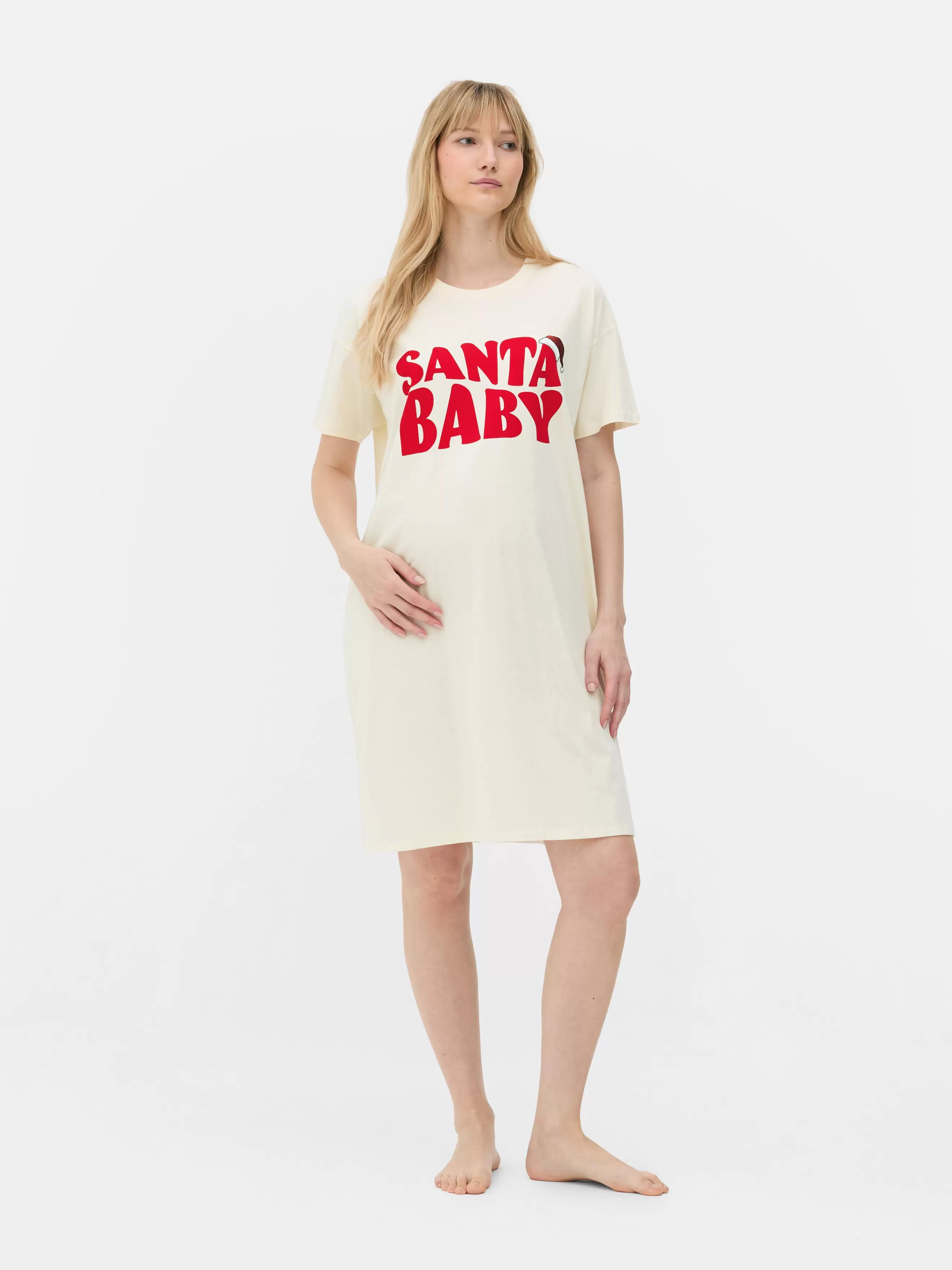 Aanbieding van Zwangerschapsslaapshirt Santa Baby voor 8€ bij Primark