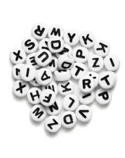 Aanbieding van Kralenmix - letters - wit voor 3,49€ bij Pipoos