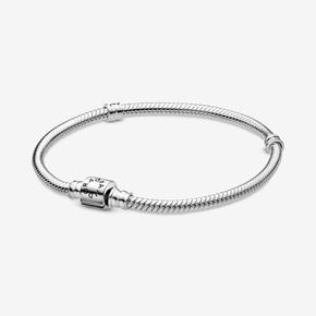 Aanbieding van Pandora Moments Snake Chain Armband met Cilindersluiting voor 59€ bij Pandora