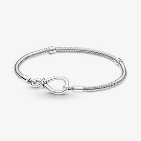 Aanbieding van Pandora Moments Infinity Knot Snake Chain Bracelet voor 69€ bij Pandora