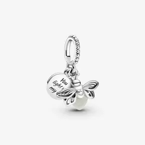 Aanbieding van Glow-in-the-dark Firefly Dangle Charm voor 59€ bij Pandora