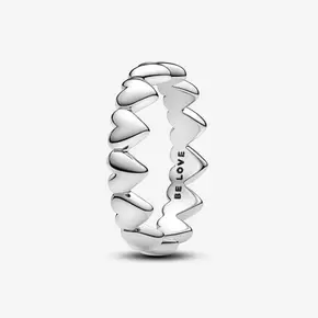 Aanbieding van Rij Harten Ring voor 39€ bij Pandora