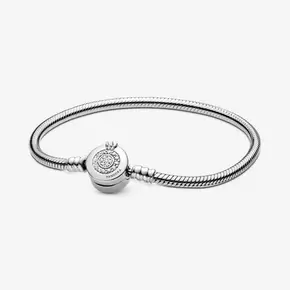 Aanbieding van Pandora Moments Sprankelende Crown O Snake Chain Armband voor 79€ bij Pandora