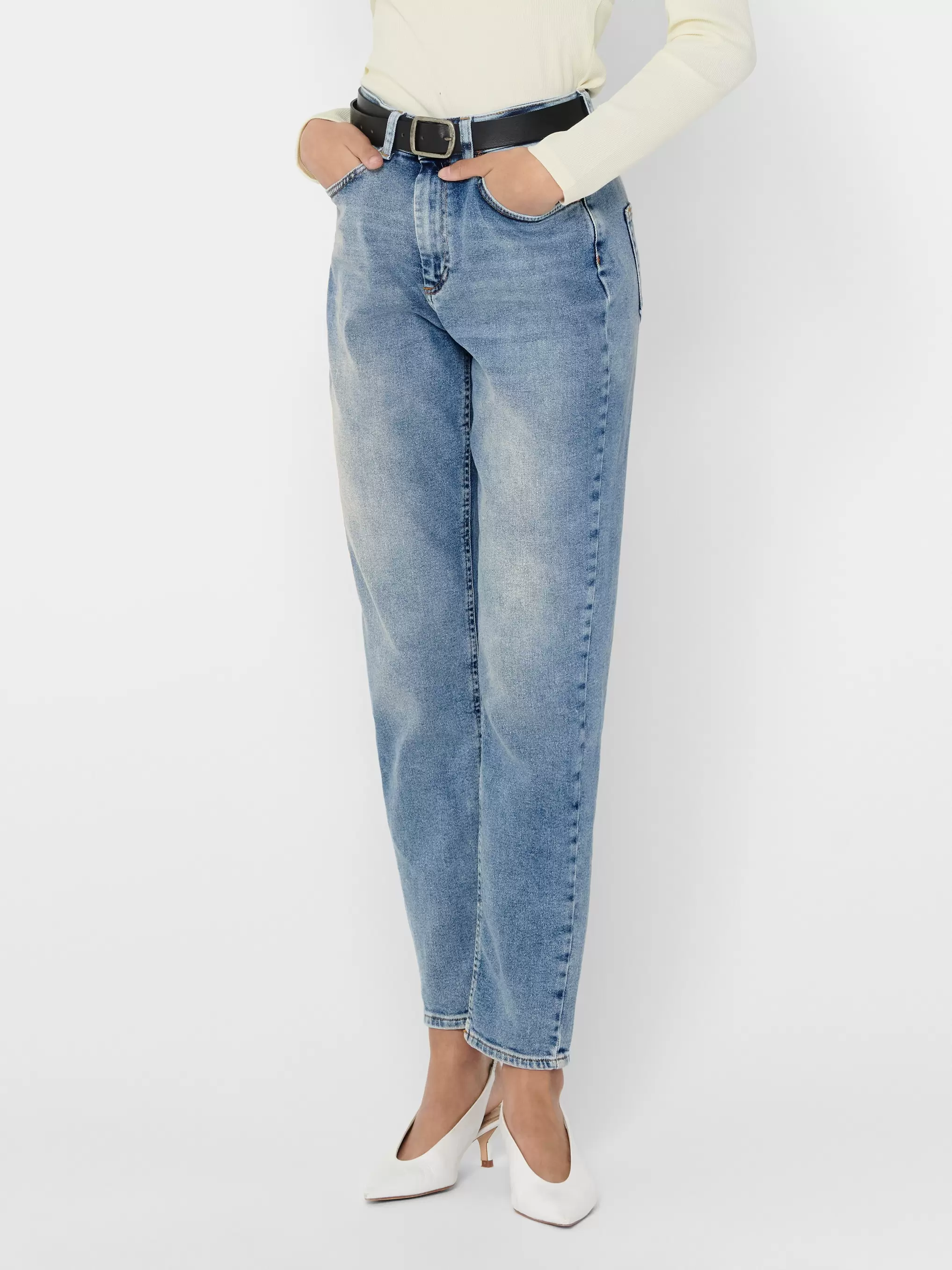 Aanbieding van ONLVENEDA High waist Mom fit Jeans voor 39,99€ bij Only