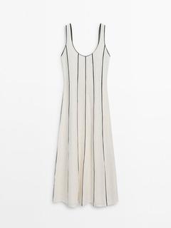 Aanbieding van Tweekleurige jurk van linnenmix met bandjes voor 129€ bij Massimo Dutti