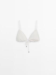Aanbieding van Effen triangel bikinitop voor 39,95€ bij Massimo Dutti