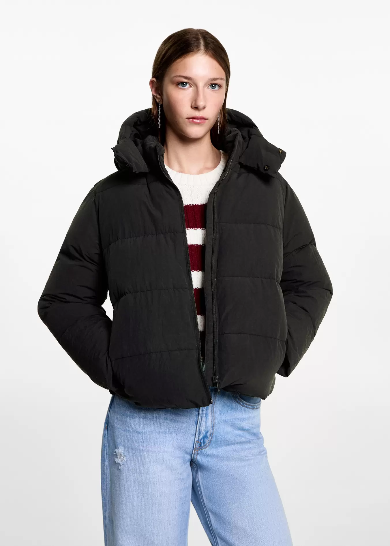 Aanbieding van Korte gewatteerde anorak voor 49,99€ bij Mango